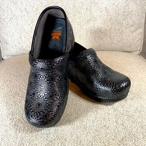 Dansko XP black clogs